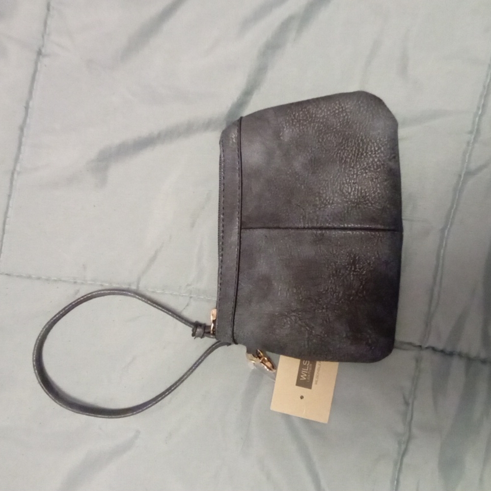 NWT Wilsons Leather Wristlet. Perfect For FALL!